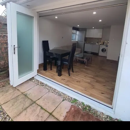 Studio With Own Garden London Exterior photo