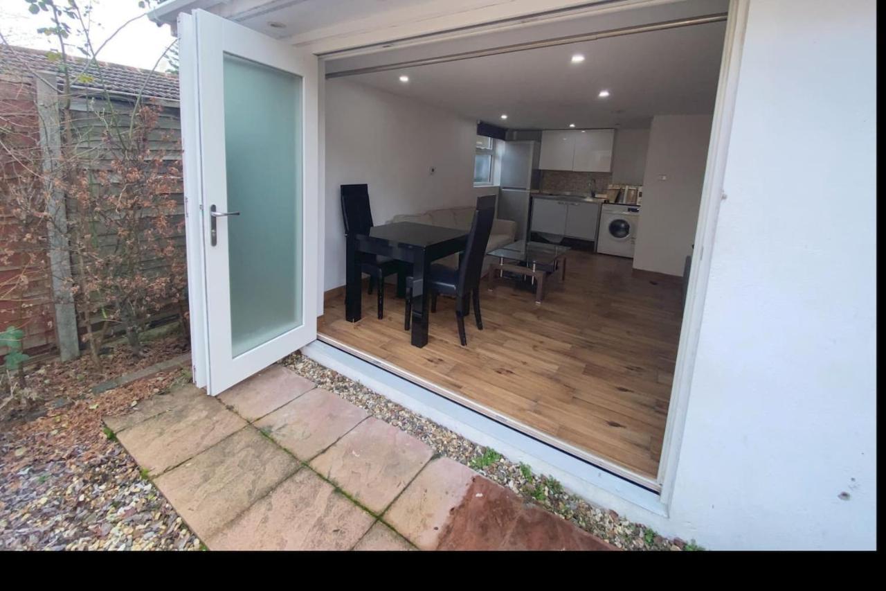 Studio With Own Garden Apartment London
